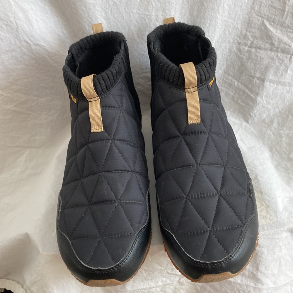 NEW (WOT) Teva Women’s Ember Mid Pull On Boots